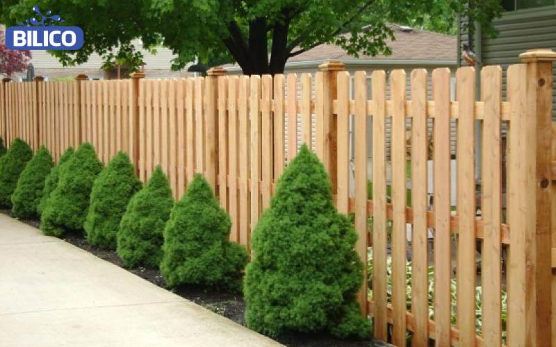 Ưu nhược điểm gỗ pallet làm hàng rào